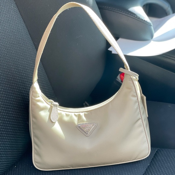 Prada bag 💜 - Picture 13 of 17